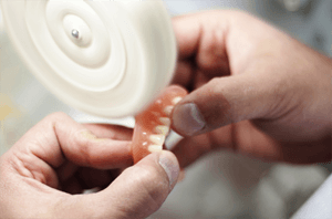 ремонт зубных протезов